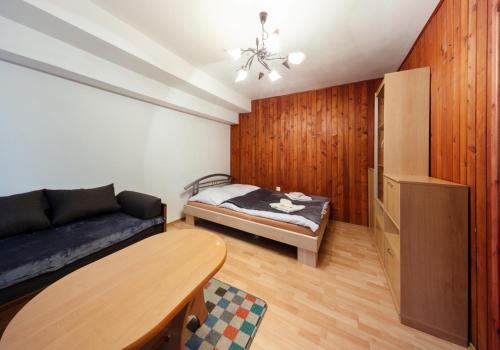 2 bedrooms, 4 beds