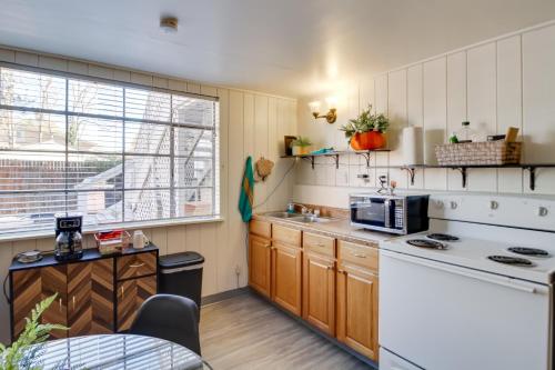 Pet-Friendly Studio Casita Near UNM Campus! in Albuquerque, USA