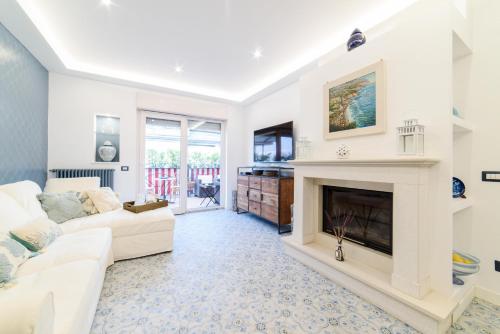 Apartment with Terrace image 8