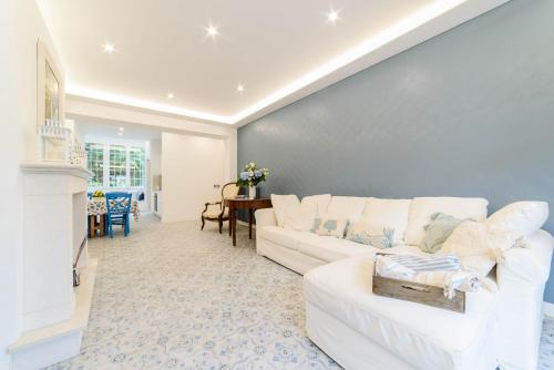 Apartment with Terrace image 5