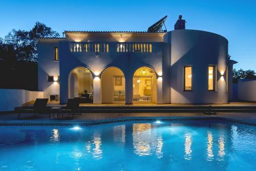 สระว่ายน้ำ, Villa Beleza in วาเล ดาส ออร์ตัส