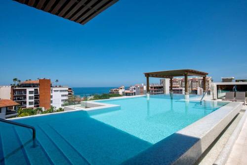 Luxury Studio at V399 w 2 POOLS, BBQ and CITY VIEW