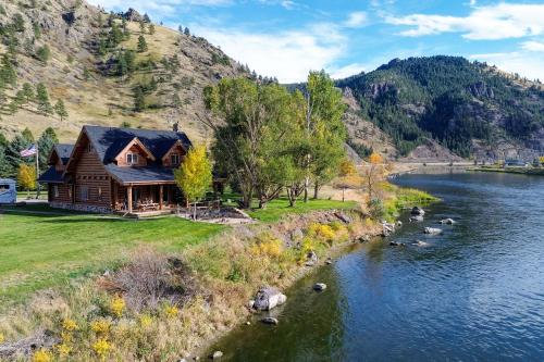 . River Front Ranch Montana Retreat Fishing Haven