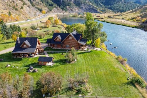 River Front Ranch Montana Retreat Fishing Haven