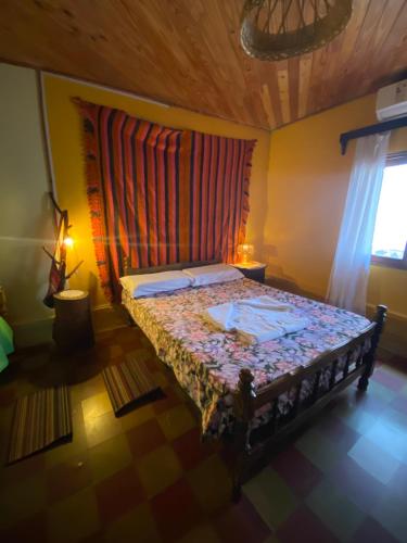 1 queen bed, 2 twin beds