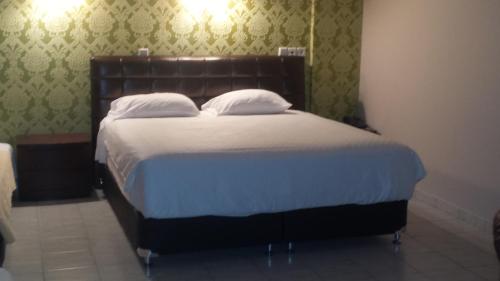 1 queen bed