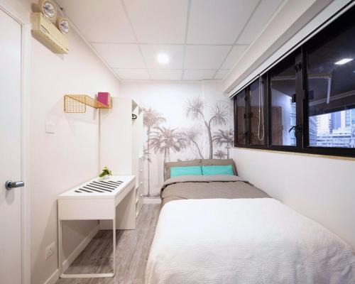Double Room with Balcony image 3