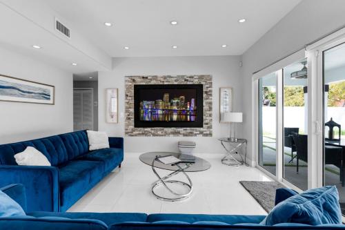 Prestigious Home with Pool in Miami, USA