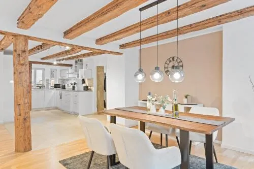 TOP Apartments - Moderne Altbauwohnung im Zentrum Ludwigsburg - Kingsize Bett - Netflix - 80qm - 24h Check-In in Ludwigsburg, Deutschland