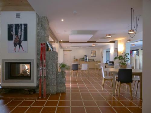 Étterem, Hotel Le Chalet in Campan