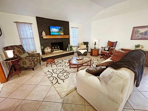 Cozy house centrally located close to everything in NWA in Springdale, USA
