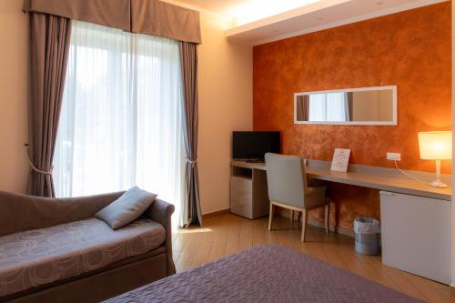 Deluxe Junior Suite image 5