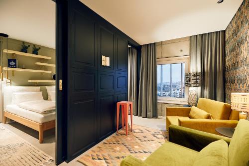room detail thumbnail 0