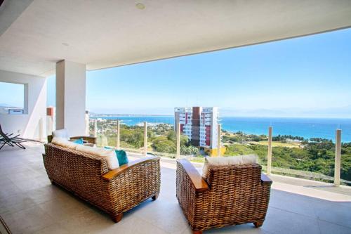 Alamar Delta 1-902 with the unbeatable view of Banderas Bay in Cruz de Huanacaxtle, Mexico