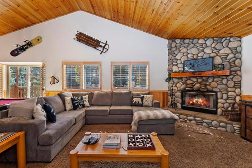 151 - Cabin at Bear Mountain in Big Bear Lake, USA