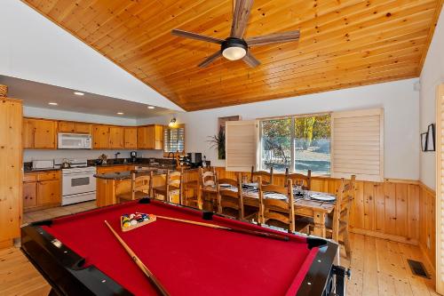 151 - Cabin at Bear Mountain in Big Bear Lake, USA