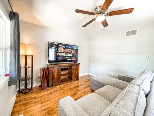 New Bungalow! / Central Location Near Fairgrounds in Pueblo, USA