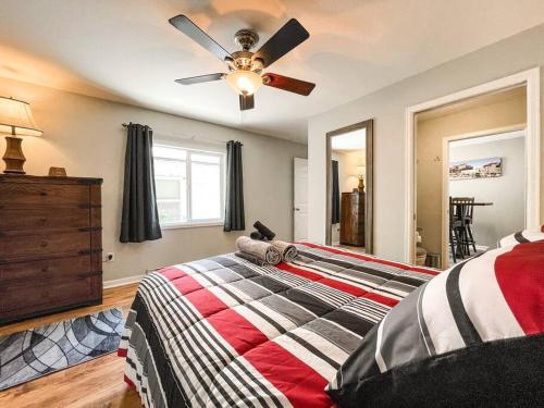 New Bungalow! / Central Location Near Fairgrounds in Pueblo, USA