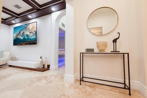 Facilities, Miami Getaway Heated Pool Villa with Mini Golf & BBQ in South Miami Heights