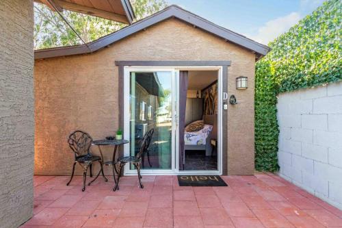 Your Tiny Downtown Home with Backyard Unit D Room Type - One-Bedroom Apartment