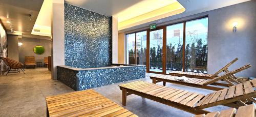 Studio with Balcony image 5