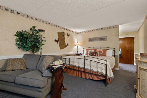 Country Living Inn