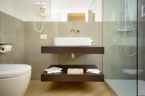 Bergamo Inn 43 - image 4