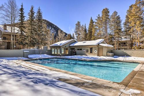 Keystone Condo with Hot Tub Access 2 Mi to Slopes! in Keystone, USA