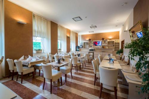 Prague Centre Plaza Hotel - image 4