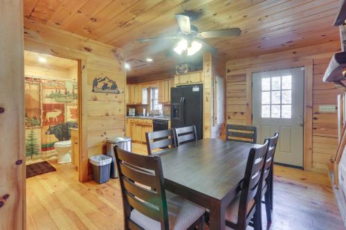 Peaceful Wardensville Cabin with Fire Pit!