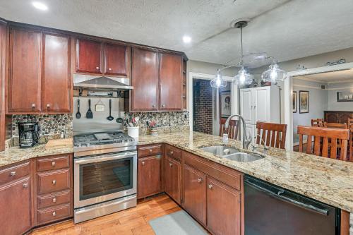 Midway Home on 22 Acres Near Bourbon Trail! in Frankfort, USA