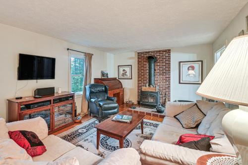 Midway Home on 22 Acres Near Bourbon Trail! in Frankfort, USA