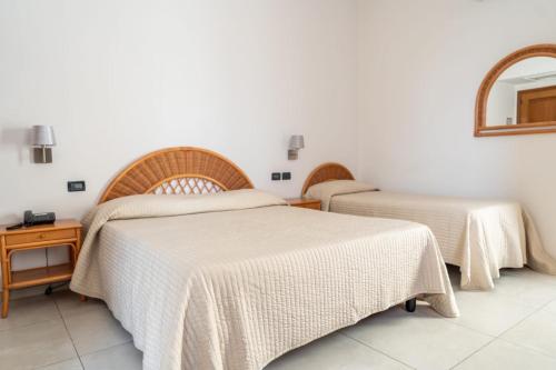 Hotel Corallo Room Type - Standard Triple Room with Sea View Hotel Corallo Room Type - Standard Triple Room with Sea View