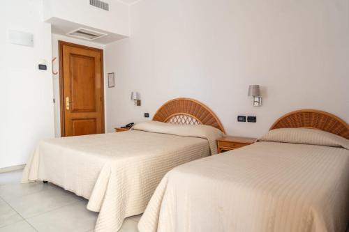 Hotel Corallo Room Type - Standard Triple Room Hotel Corallo Room Type - Standard Triple Room
