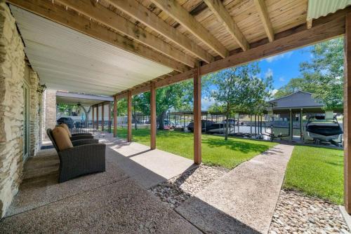 Lake LBJ Waterfront Condo in Kingsland, USA