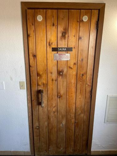 The Belgium Inn & Suites - image 6