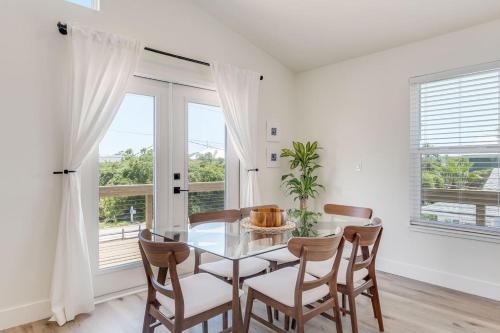 Bright New Beach House with In- Law Suite - 2 blocks to beach!
