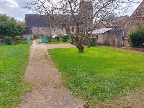 Gîte Saint-Pierre-sur-Erve, 4 pièces, 8 personnes - FR-1-600-160