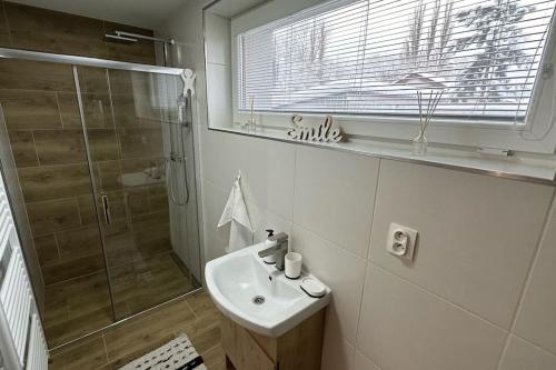 Zuhanyzó, Apartment house with sauna and jacuzzi Svätý Kríž 1 (Apartment house with sauna and jacuzzi Svaty Kriz 1) in Svaty Kriz