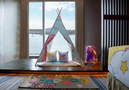 Crowne Plaza Xiamen Jimei Seaview by IHG-Free Mini Bar