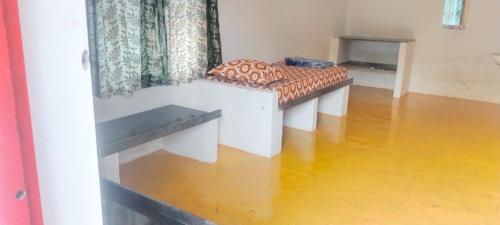 2 bedrooms, 8 beds