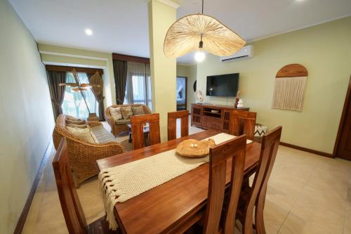 Villa CHANDI 1 - Legian-Seminyak - 8 Bedroom - 7 Bathroom Villa