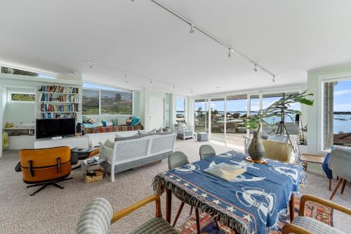 The Lighthouse - Omokoroa Holiday Home