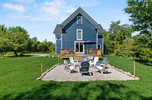 The Blueberry House - Spacious, Family & Pet-Friendly Retreat near Sebago Lake