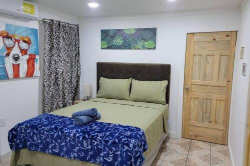1 Bedroom Apartment in center of town. in 烏提拉