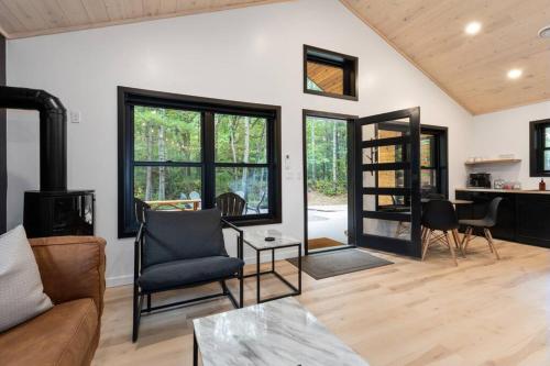 Ultimate Retreat: Fireplace, NEW! On Bike Trail in Crosby, USA