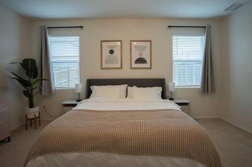 Austin Custis Modern Tesla Living