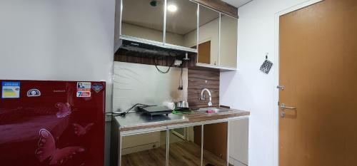 Kitchen, Apartemen Menara One Surakarta by Cariapartemen-id in Surakarta