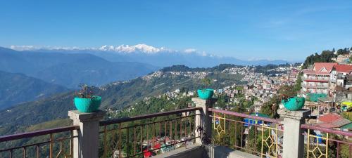 HIMALOK HOMESTAY - Badamtam Tea Garden