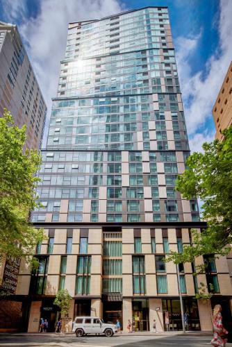 Meriton Suites Sussex Street Sydney - image 3